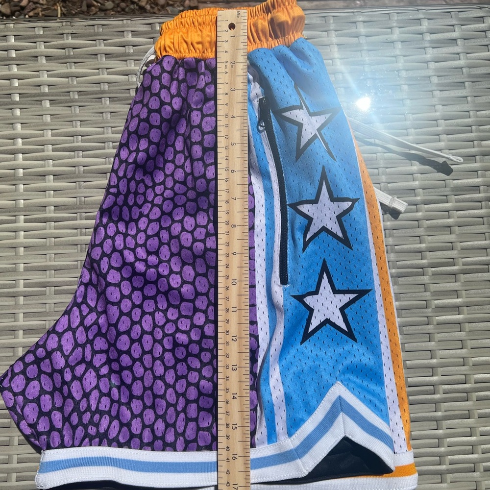 Colorful Star Pattern Basketball Shorts Size Small - Picture 10 of 10